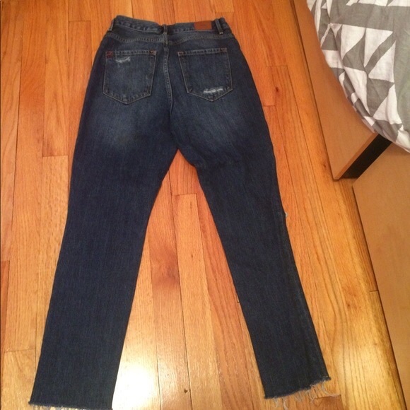 Dark Wash Ripped Blue Jeans ! - Picture 2 of 2